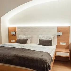 Hotel Operna Klet ***