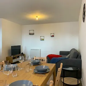  Apartment Situe Dans L'hyper-centre D'auray Frankreich