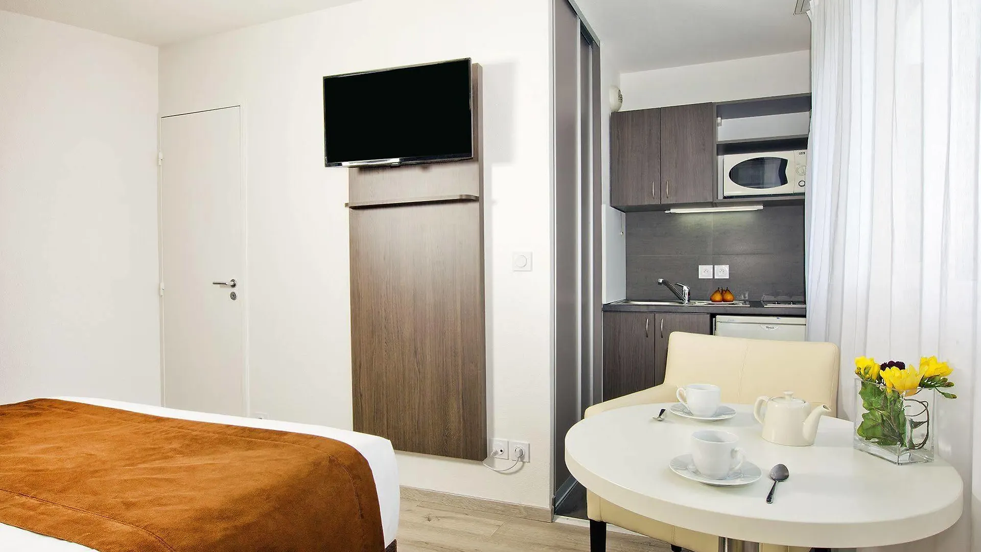 Sejours & Affaires Paris-Davout Aparthotel  Paris